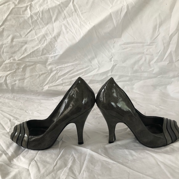 NWOT -Delicious Gun Metal Peep Toe Heels Sz 7 - Picture 7 of 8